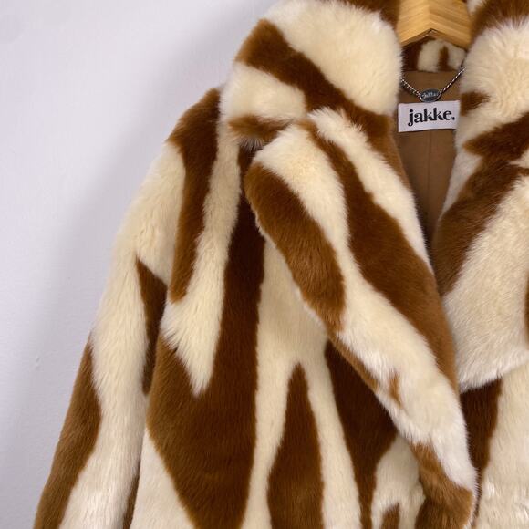 JAKKE Rita Faux Fur Coat in Chestnut Tiger Print 4 - Picture 4 of 9